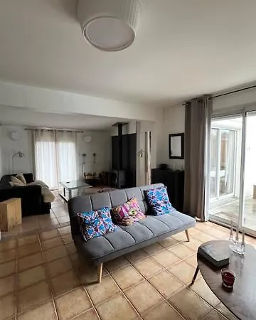 Le Repos Avec Piscine Proche De Bordeaux Вильнав-д'Орнон